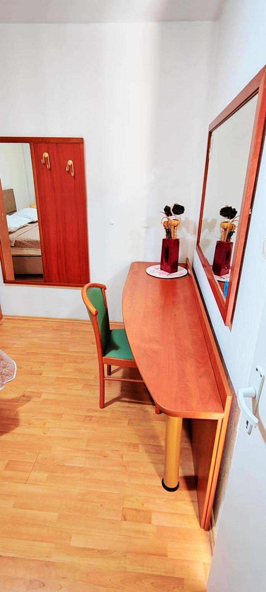 Apartments Jadranka Tučepi Rum bild